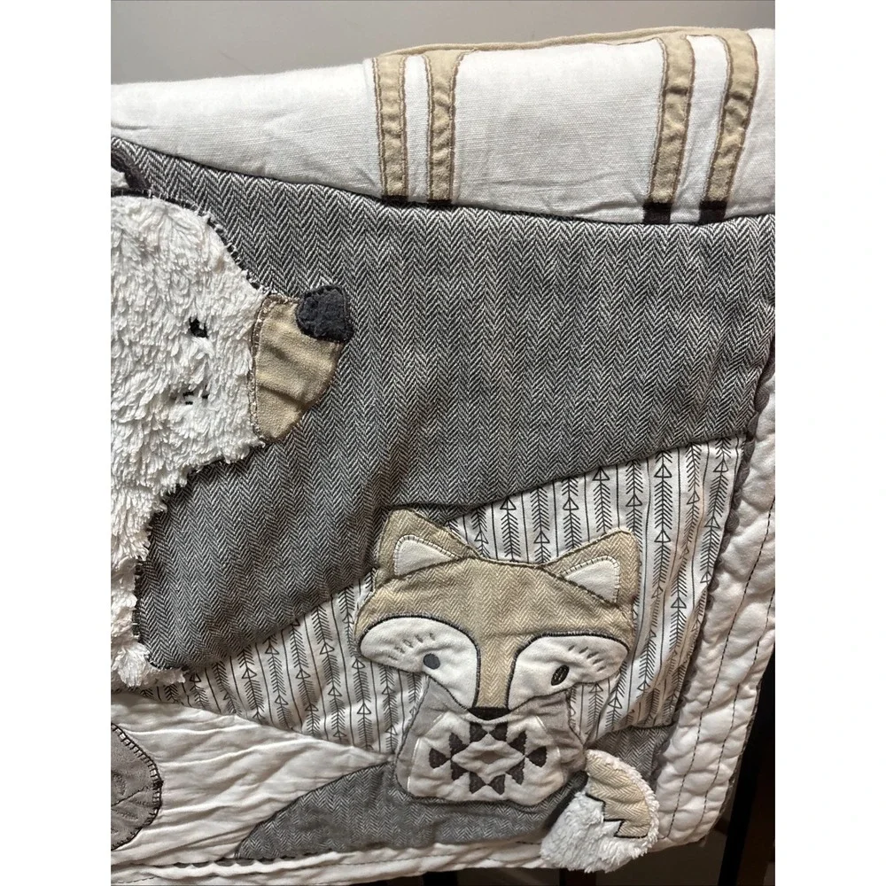 Levtex Baby Crib Blanket With Woodland Theme 39 X‎ 34.EUC